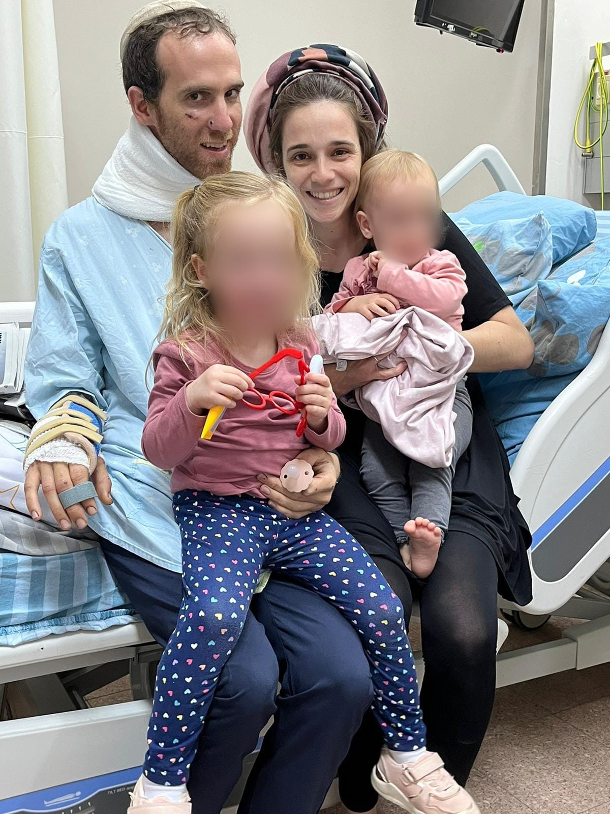 המשפחה לאחר שהתאחדה