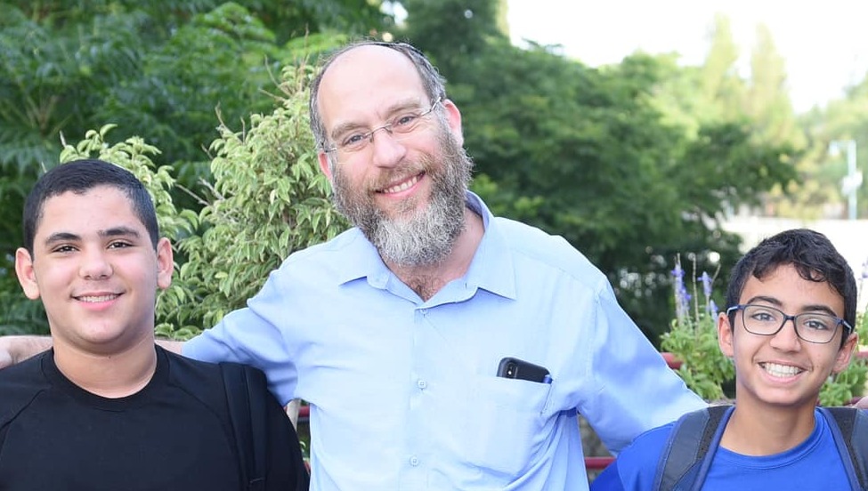 הרב פריש עם תלמידיו בתחילת שנת הלימודים