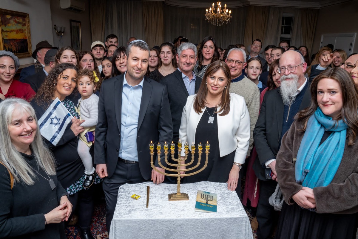 למעלה מ 200 משפחות של חיילים בודדים התכנסו להדלקת נרות משותפת