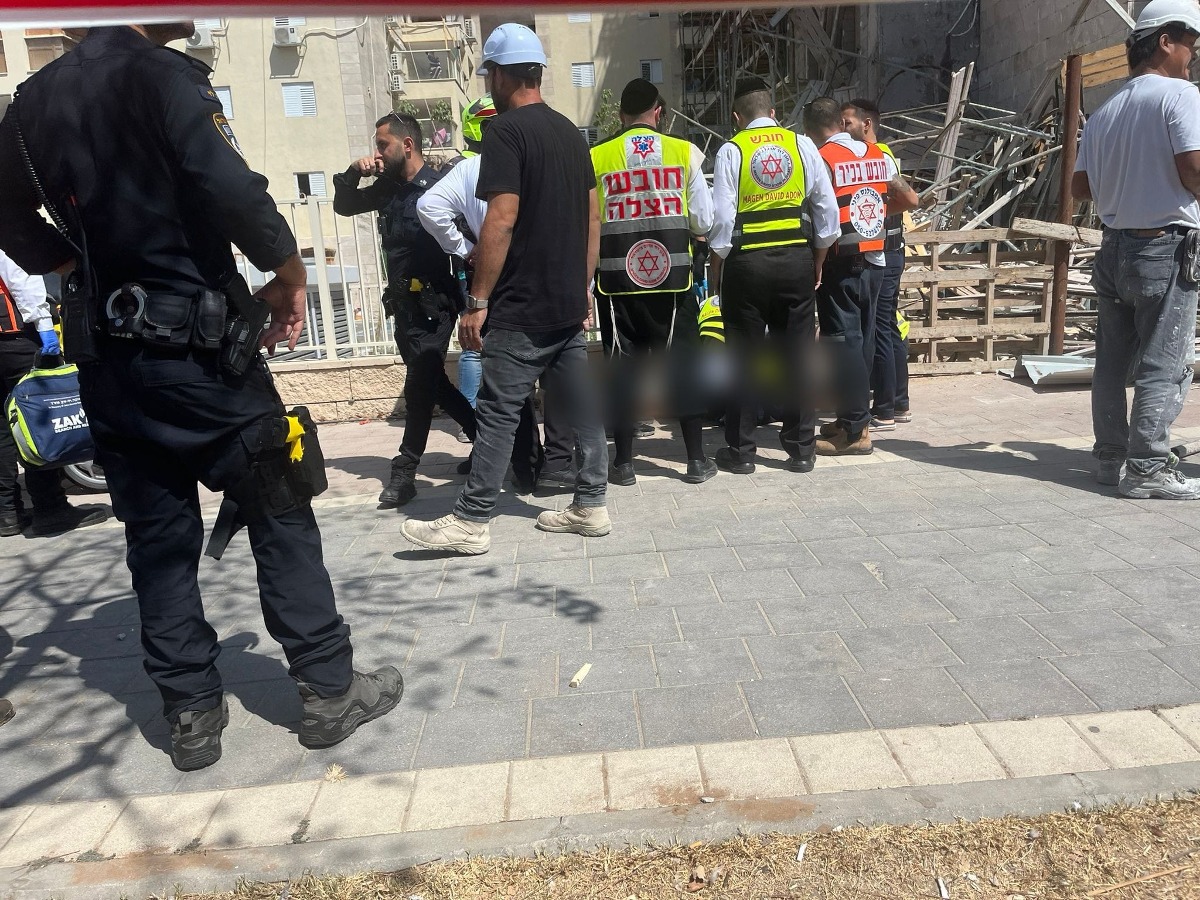 פועל נהרג בקריסת פיגומים באשדוד