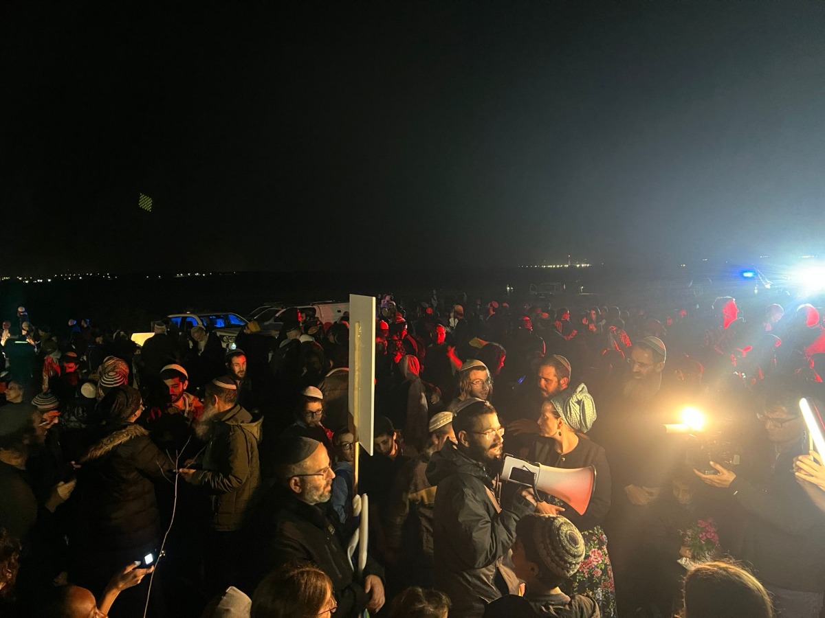 האירוע של פעילי התנועה בסמוך לגדר