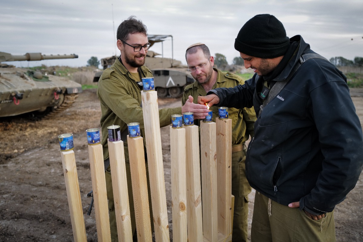 הדלקת נרות חנוכה בגבול סוריה