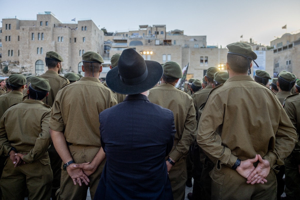 הרב אשר בר חיים, מרבני העמותה