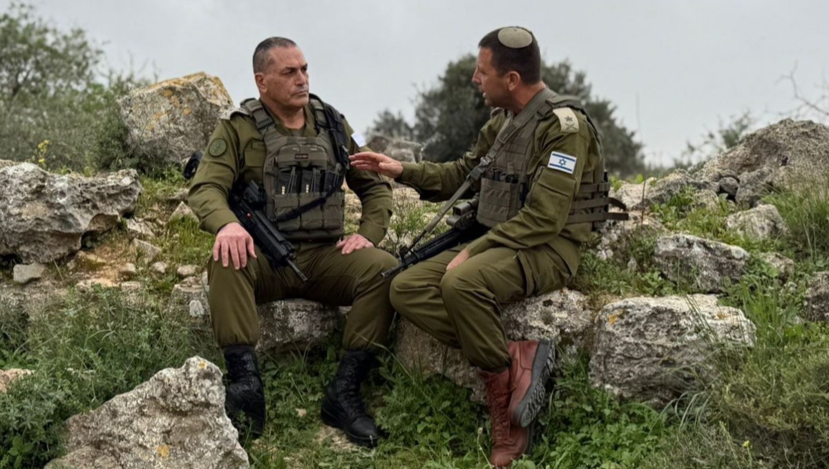 הרמטכ"ל בשיח עם מפקד פיקוד מרכז, אבי בלוט
