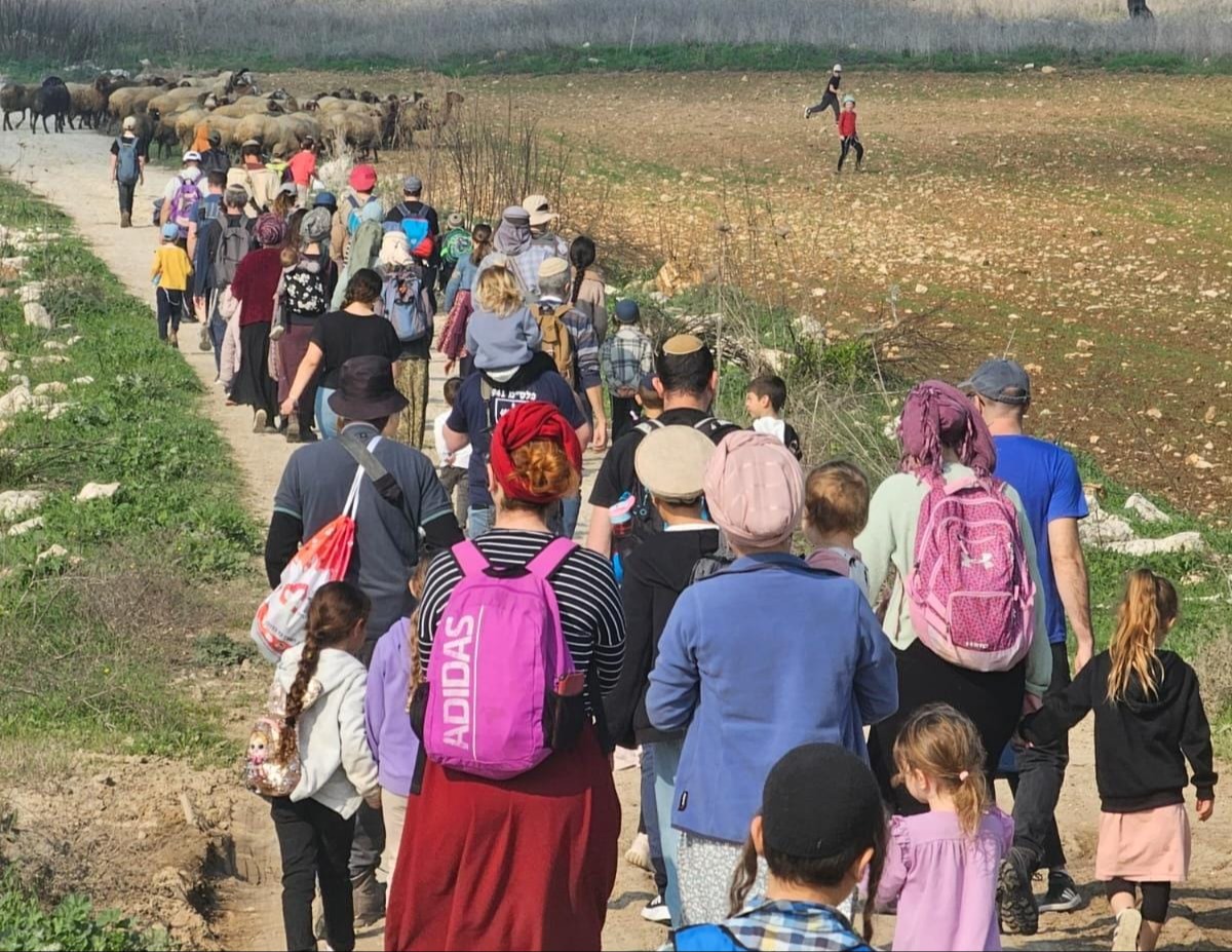 מטיילים בעמק השומרון