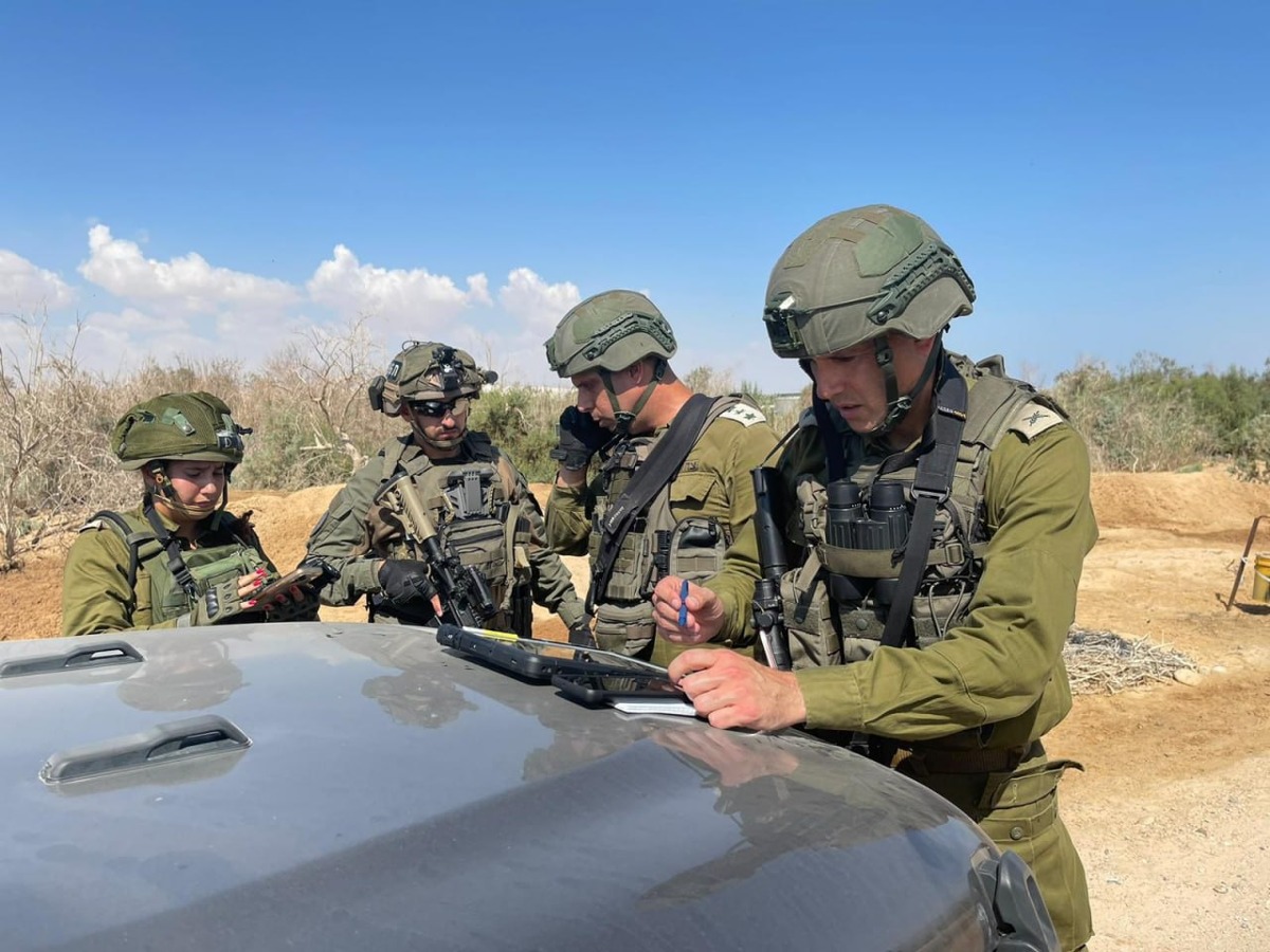 מפקד אוגדה 80 ומח"ט יואב בזירת האירוע