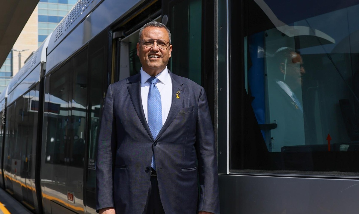 ראש העיר ירושלים עם קו הרכבת