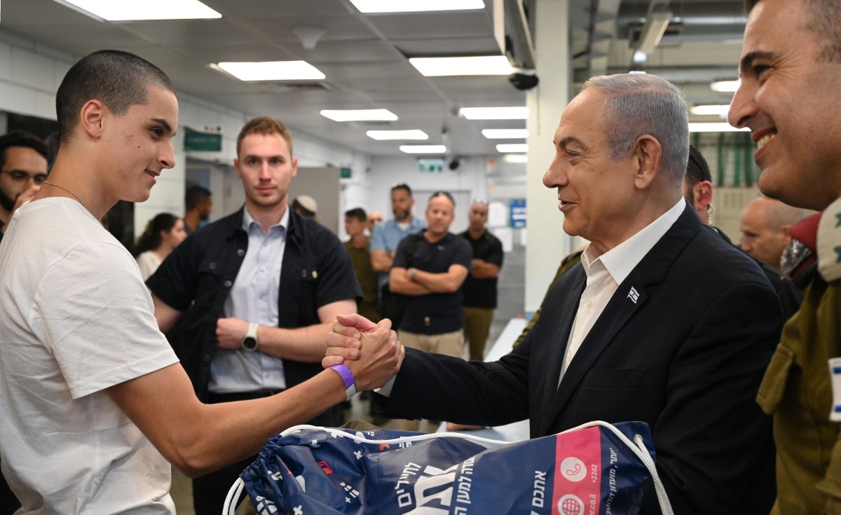 נתניהו עם המתגייסים החדשים,