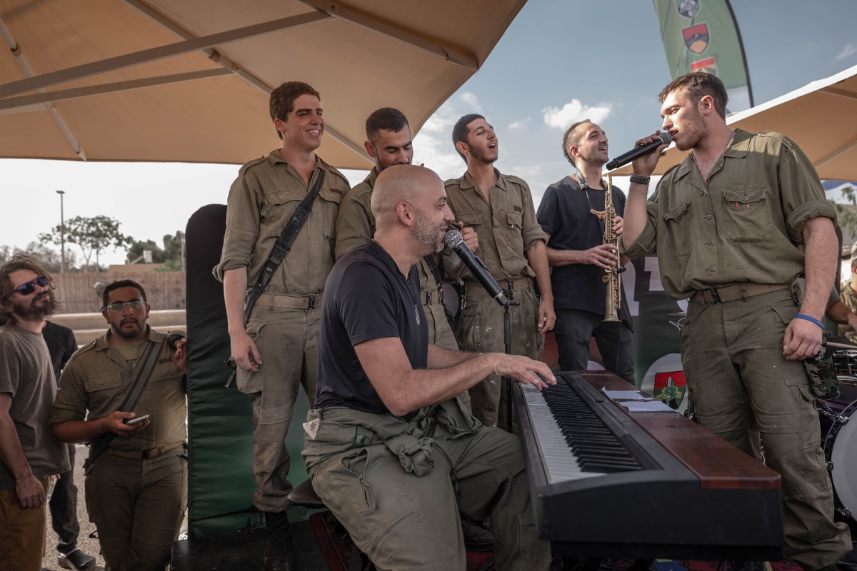 עיד רייכל עם חיילים,