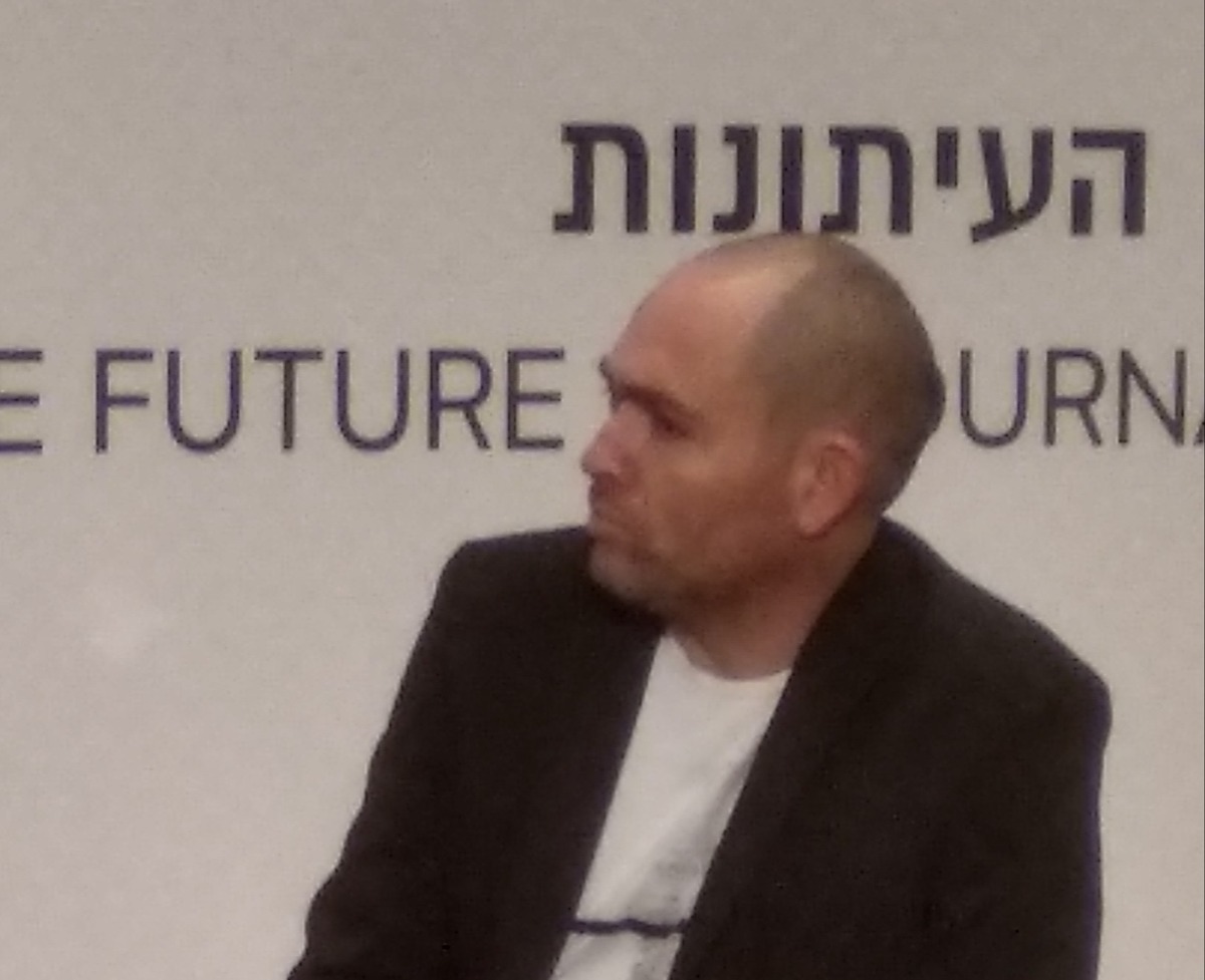 ג