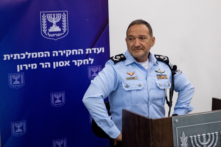 המפכ"ל שבתאי מעיד בוועדת החקירה
