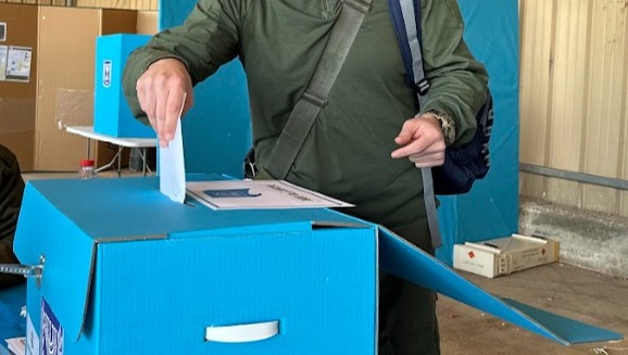 הצבעה בעת מלחמה
