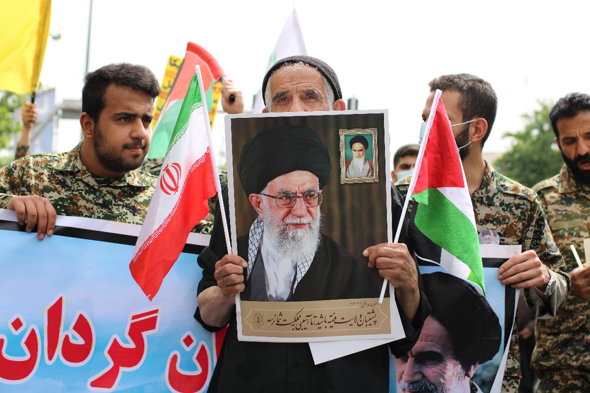 לחץ מבית, הפגנה באיראן