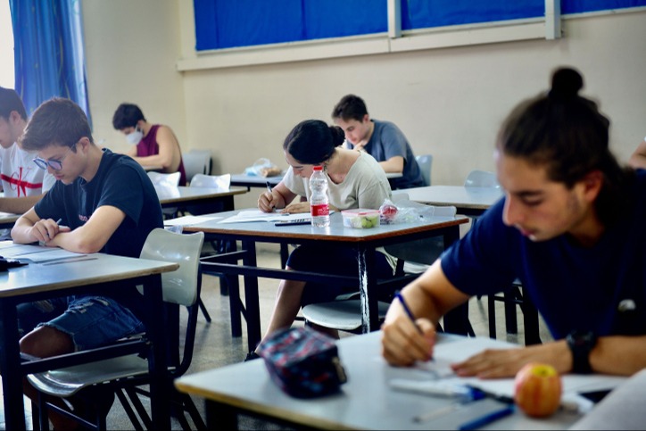 מספסל הלימודים - לגיוס (למצולמים אין קשר לכתבה)