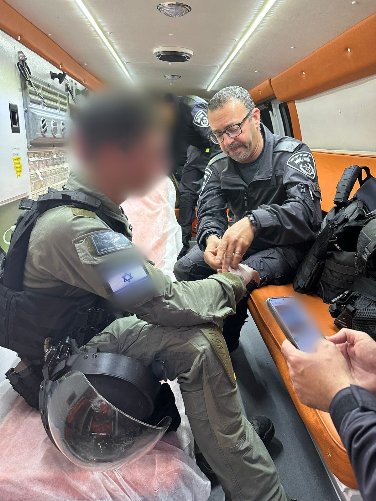 שוטר נפצע מהעימותים במירון