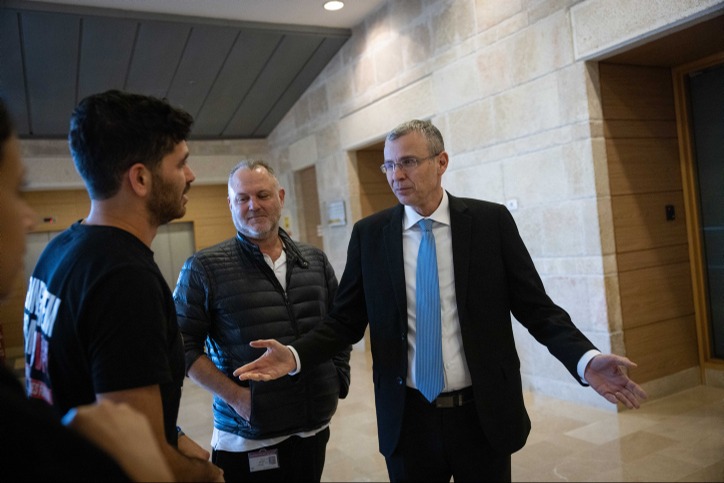 יריב לוין 