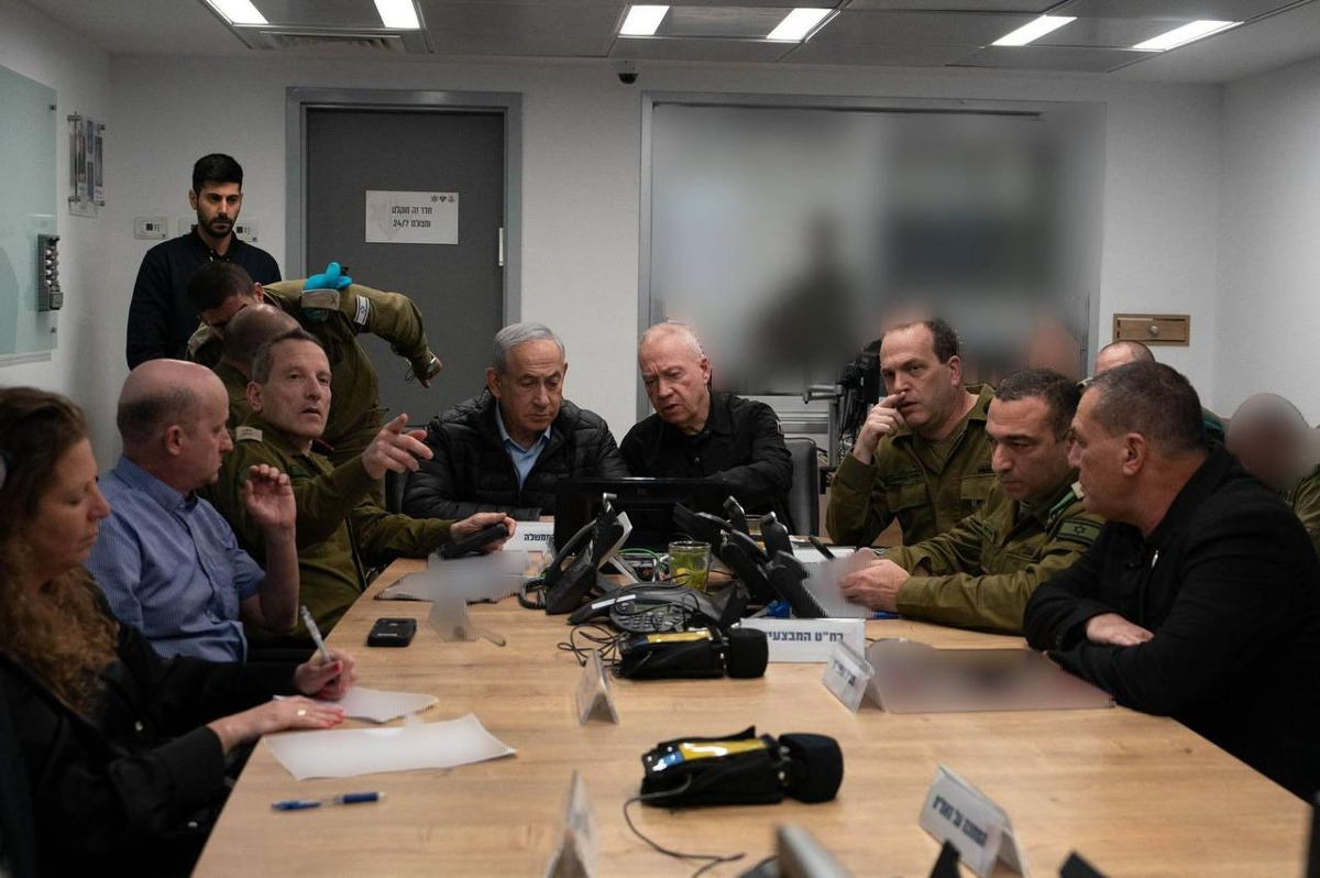 ראשי המערכת הפוליטית עם בכירי הצבא