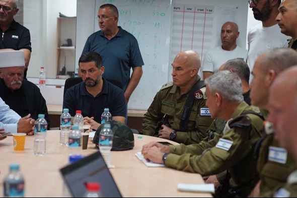 אלוף פיקוד צפון בפגישה במג