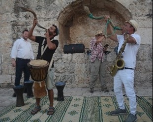 כותל, אילוסטרציה | 