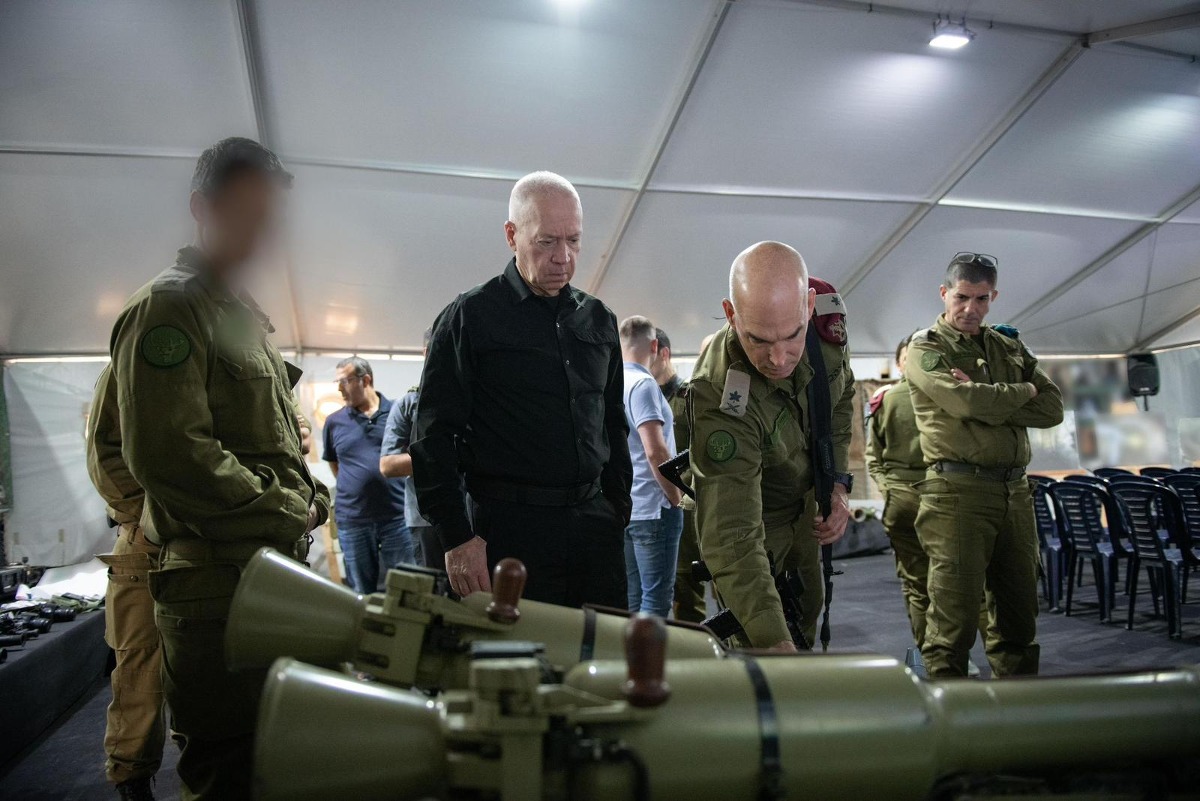 שר הביטחון ואלוף פיקוד צפון |