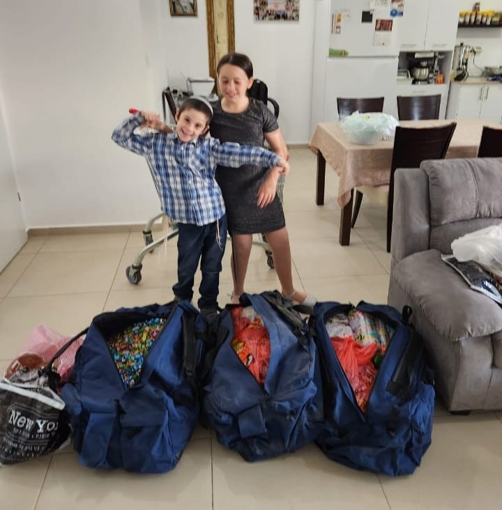 שקיות הממתקים המיותמות של שנה שעברה. "השנה הודיעו שיביאו כמות כפולה"
