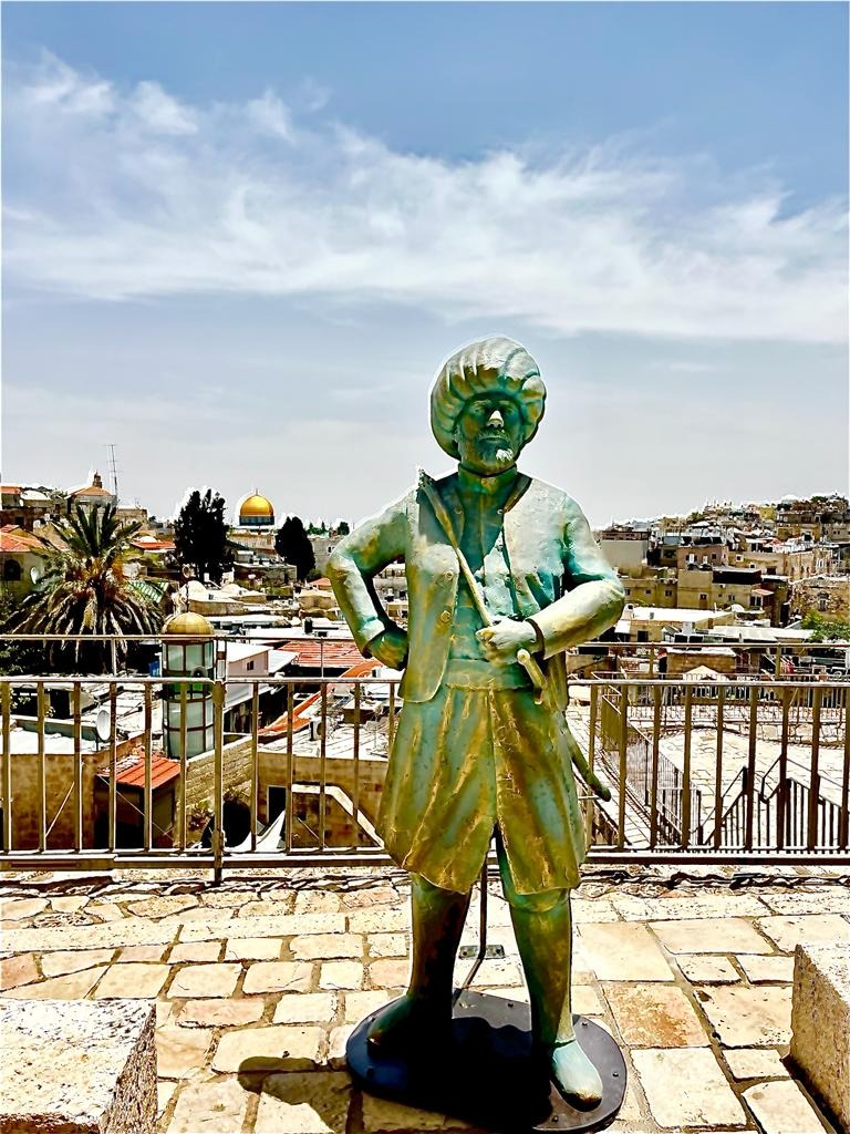 הסולטאן סולימאן על הטיילת הצפונית