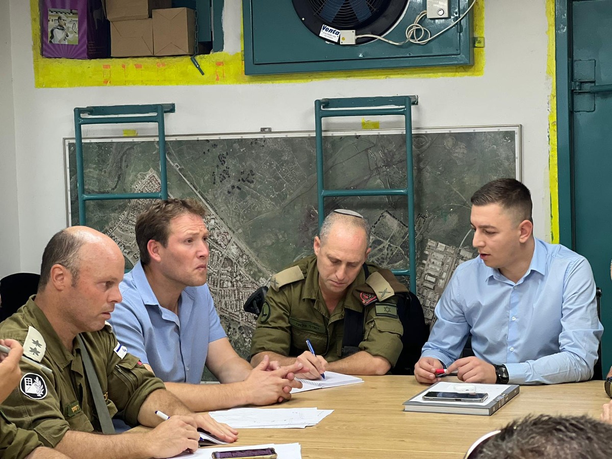 תא"ל יאיר פלאי בהערכת מצב בקצרין