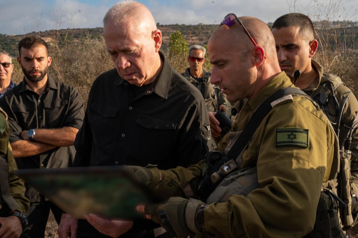 גלנט בצפון עם הלוחמים