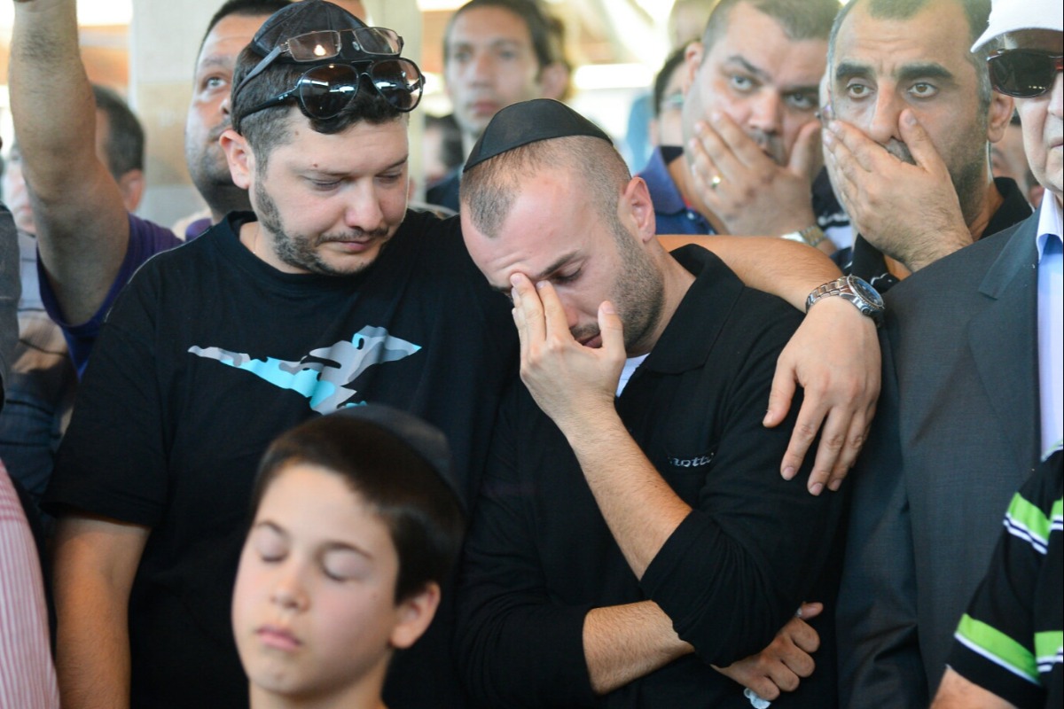לוויית ראובן אבירם, שנרצח בפיגוע בבניין פנורמה ב- 2015