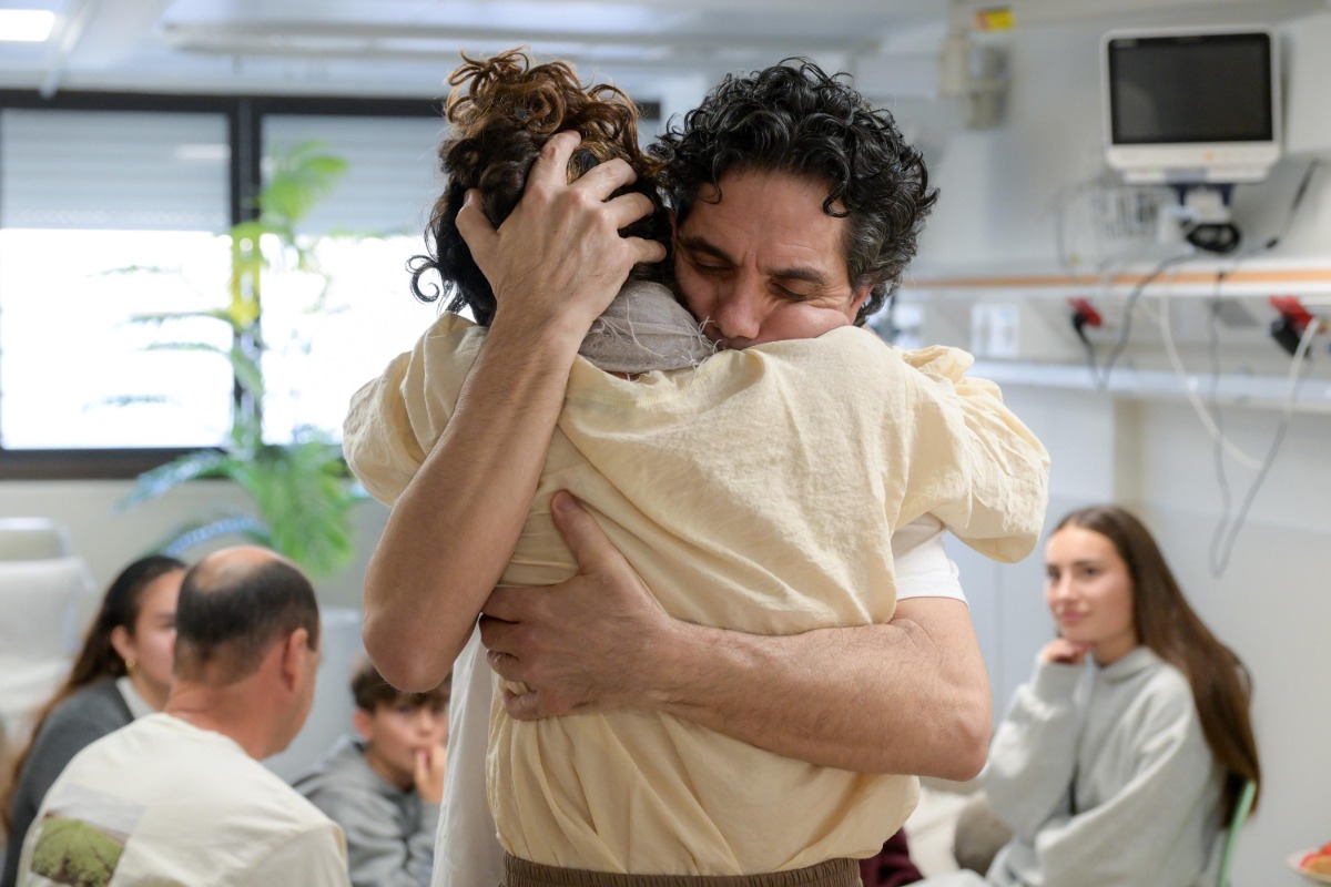 עופר קלדרון נפגש עם משפחתו