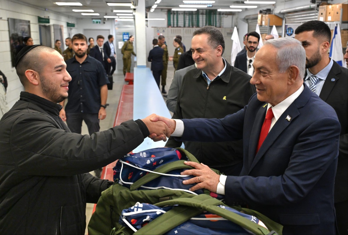 ראש הממשלה בנימין נתניהו מבקר את השריונרים החדשים