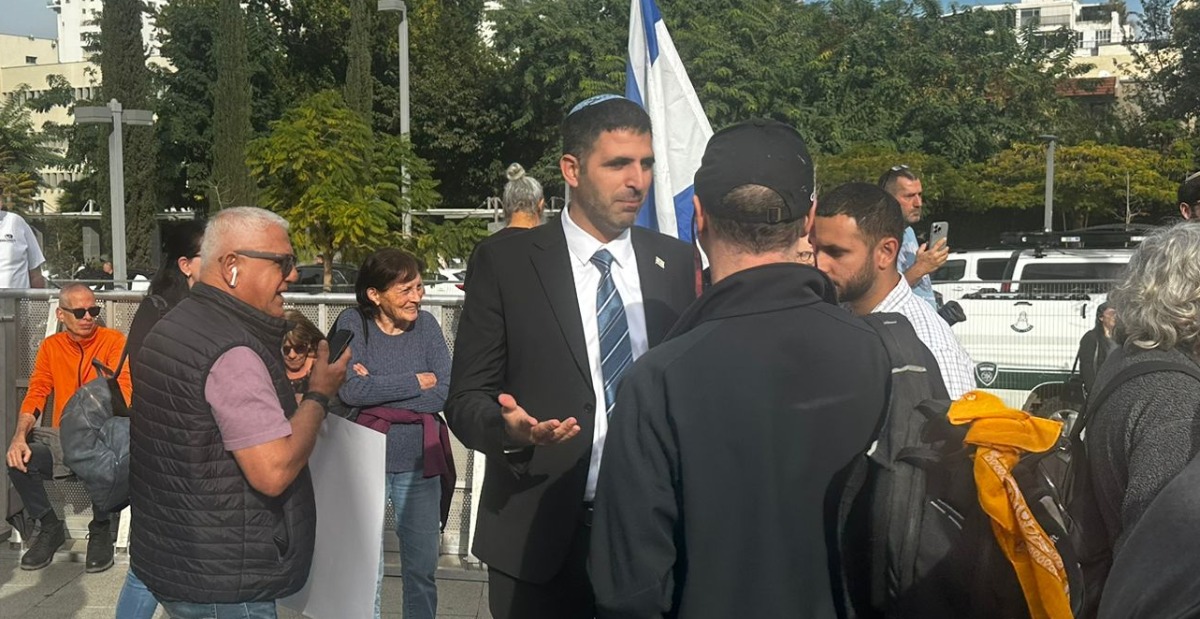 שר התקשורת, שלמה קרעי בבית המשפט