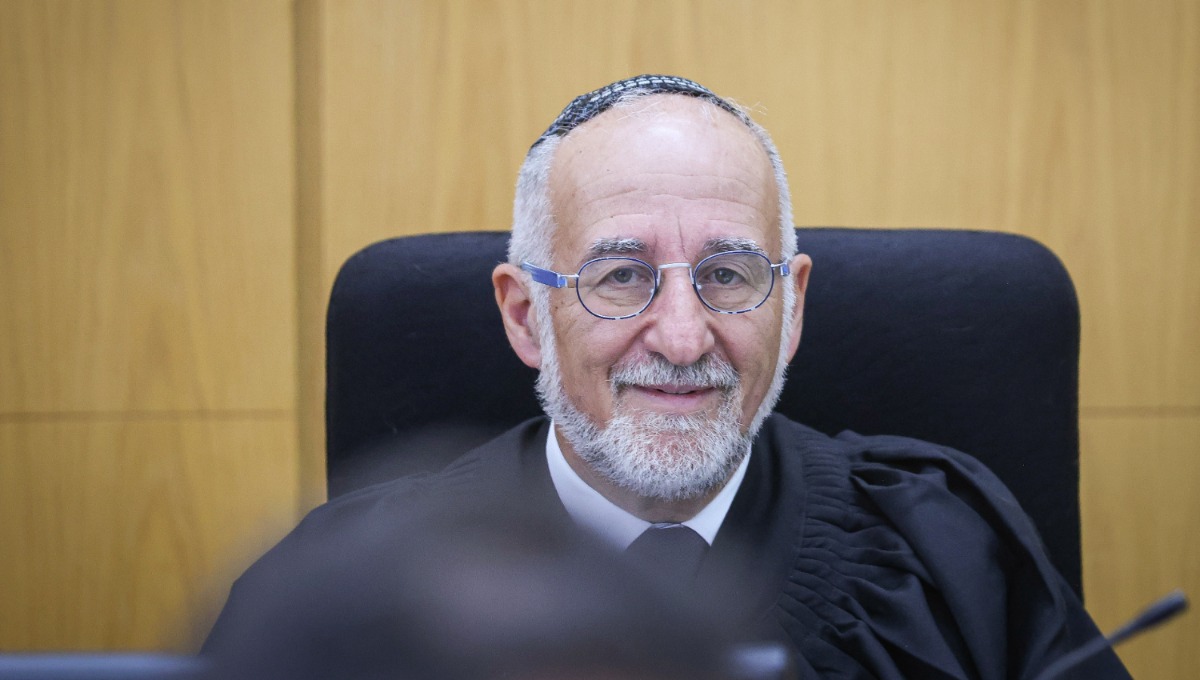 רעידת אדמה בעליון: נציב השופטים קבע - הנשיא יצחק עמית פעל בניגוד ...