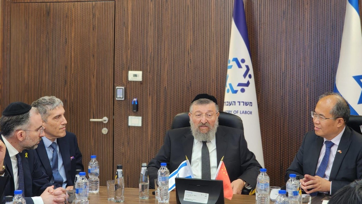 הפגישה בין השר בן צור לשגריר סין