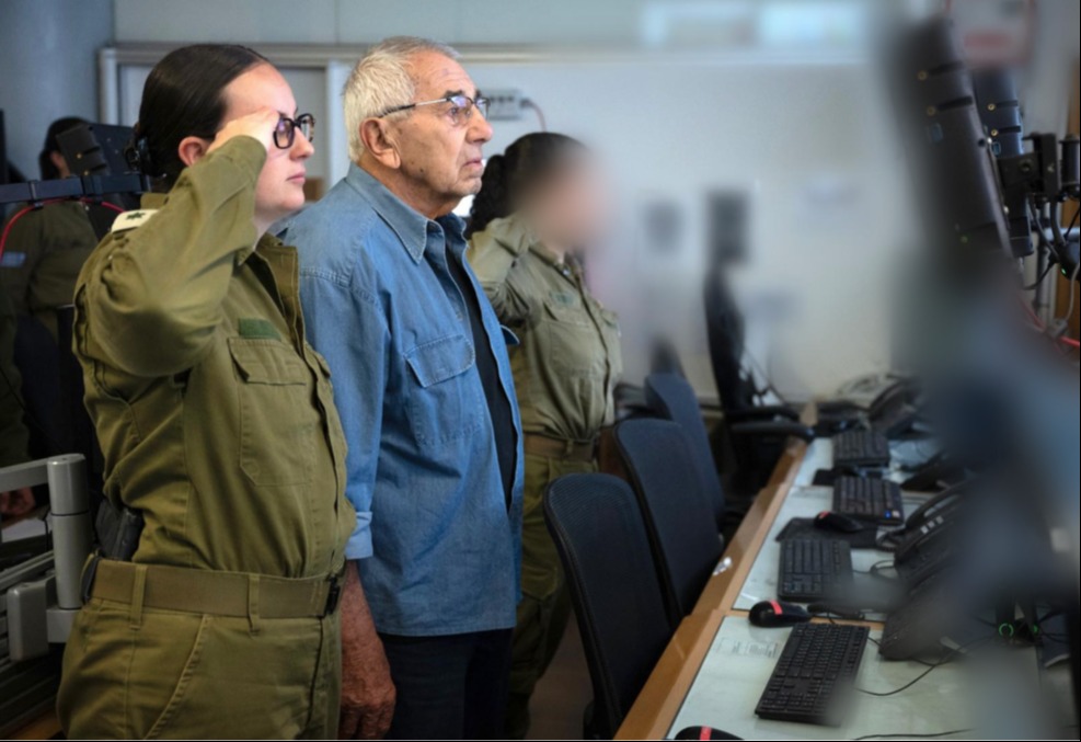 מיקי זמיר ונכדתו רס"ן נועה