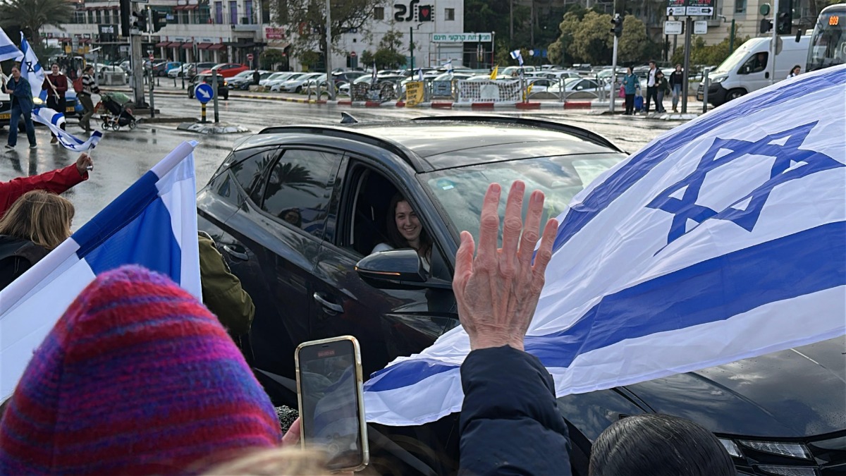מקבלים את פניה של נעמה לוי החוזרת לביתה