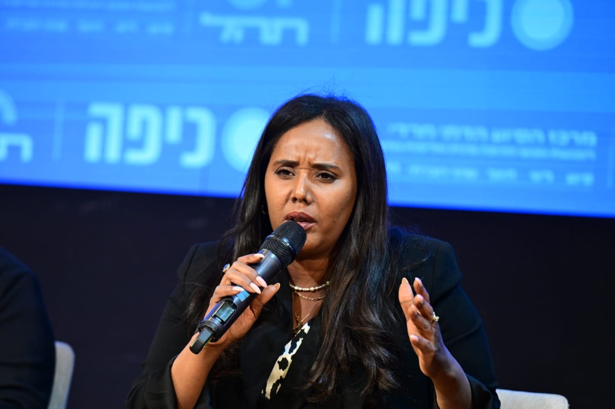 פנינה טמנוט שטה בכנס 