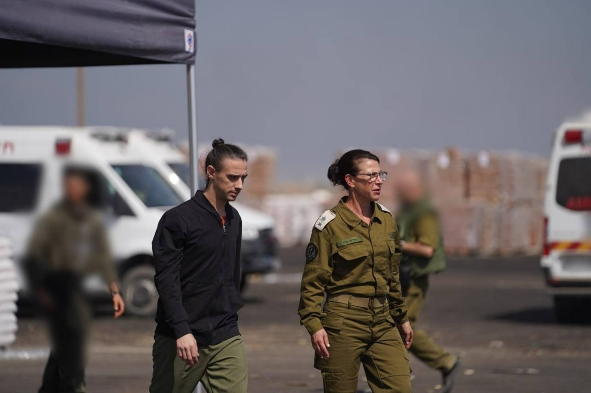 אריאל קוניו חוזר מהשבי