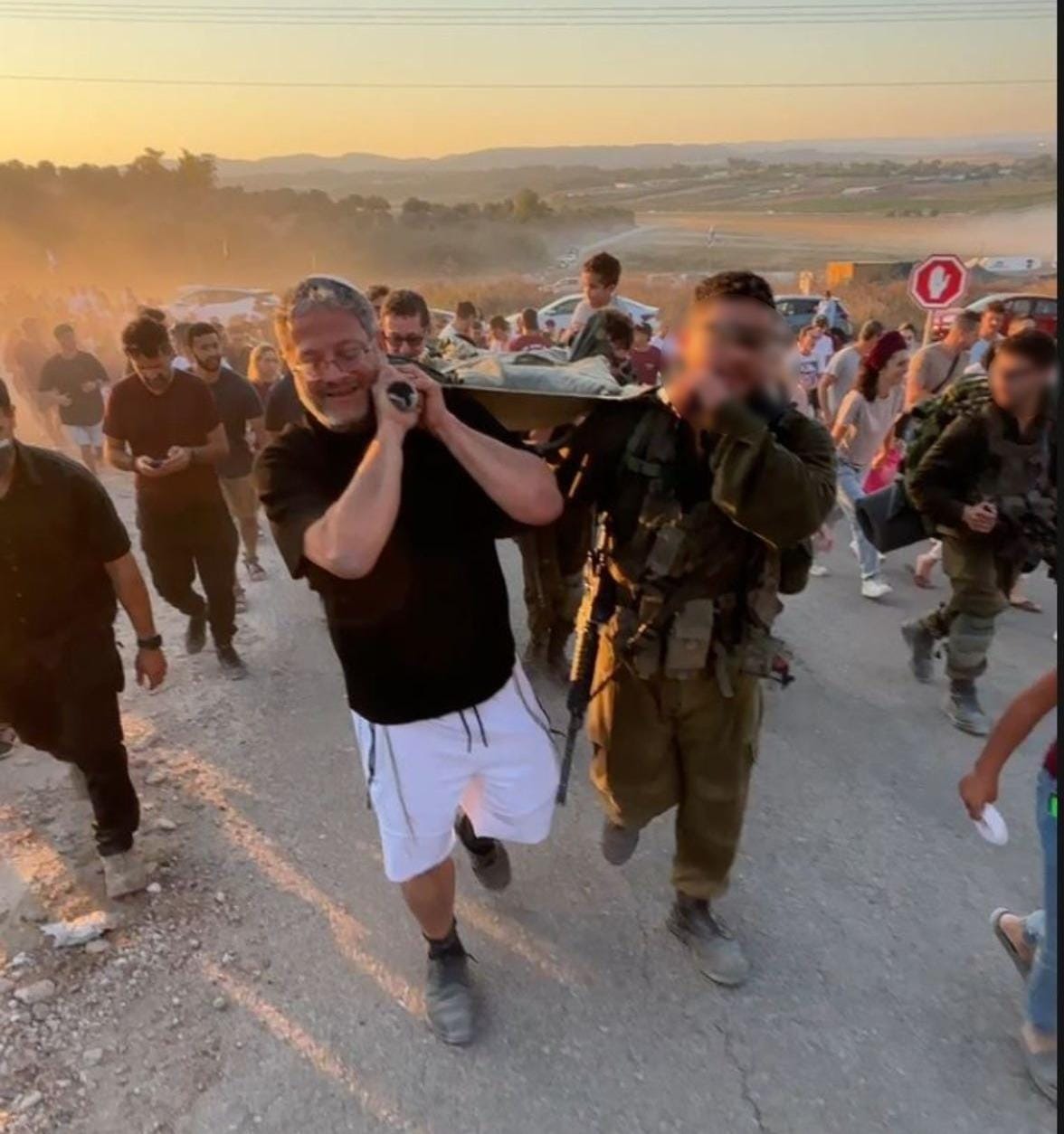 בן גביר ובנו בסוף מסע הכומתה,
