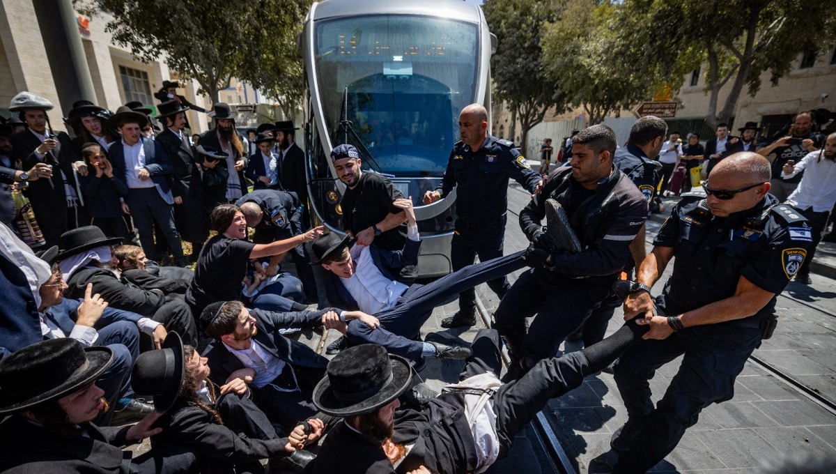 הפגנה נגד גיוס חרדים, אכיון