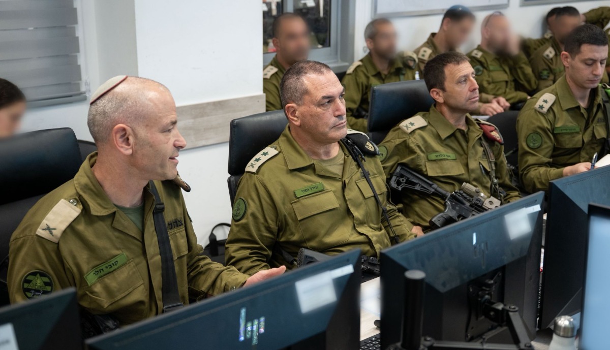 הרמטכ"ל זמיר עם מפקד פיקוד המרכז ומפקד אוגדת איו"ש