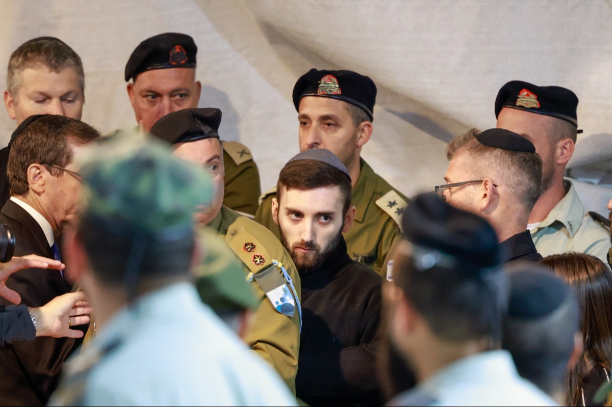 מתן אנגרסט בהלוויה של דניאל פרץ ז"ל