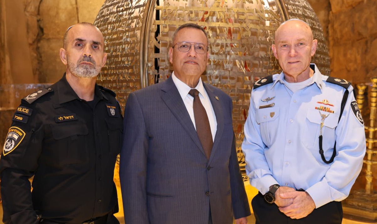 ניצב אבשלום פלד, משה ליאון ורנ"צ דני לוי
