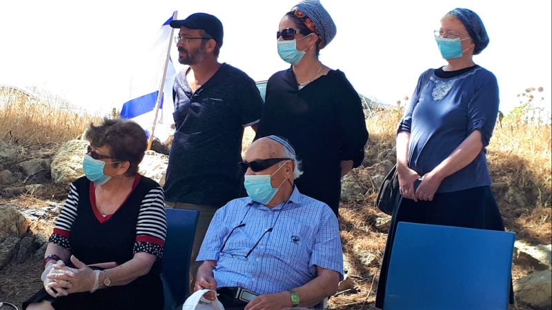 הוריו וסביו של דביר שורק