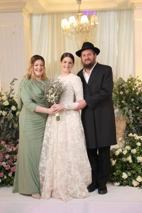 הכלה עם ההורים