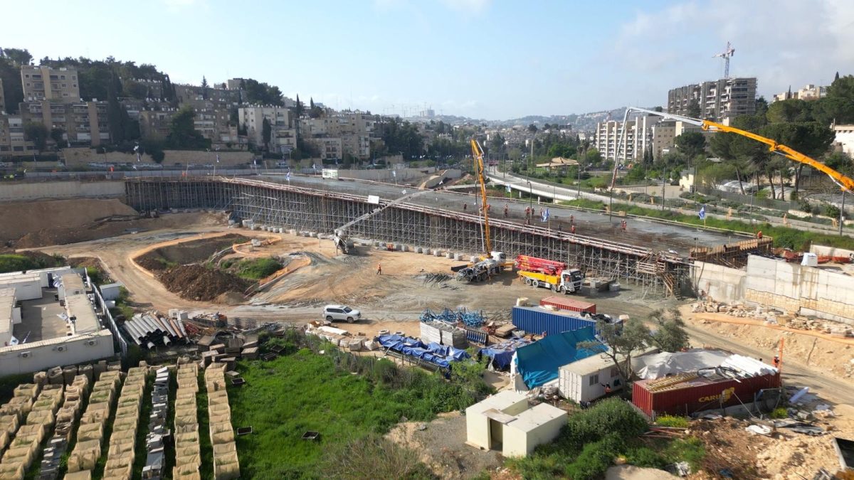 הגשר במחלף בייט