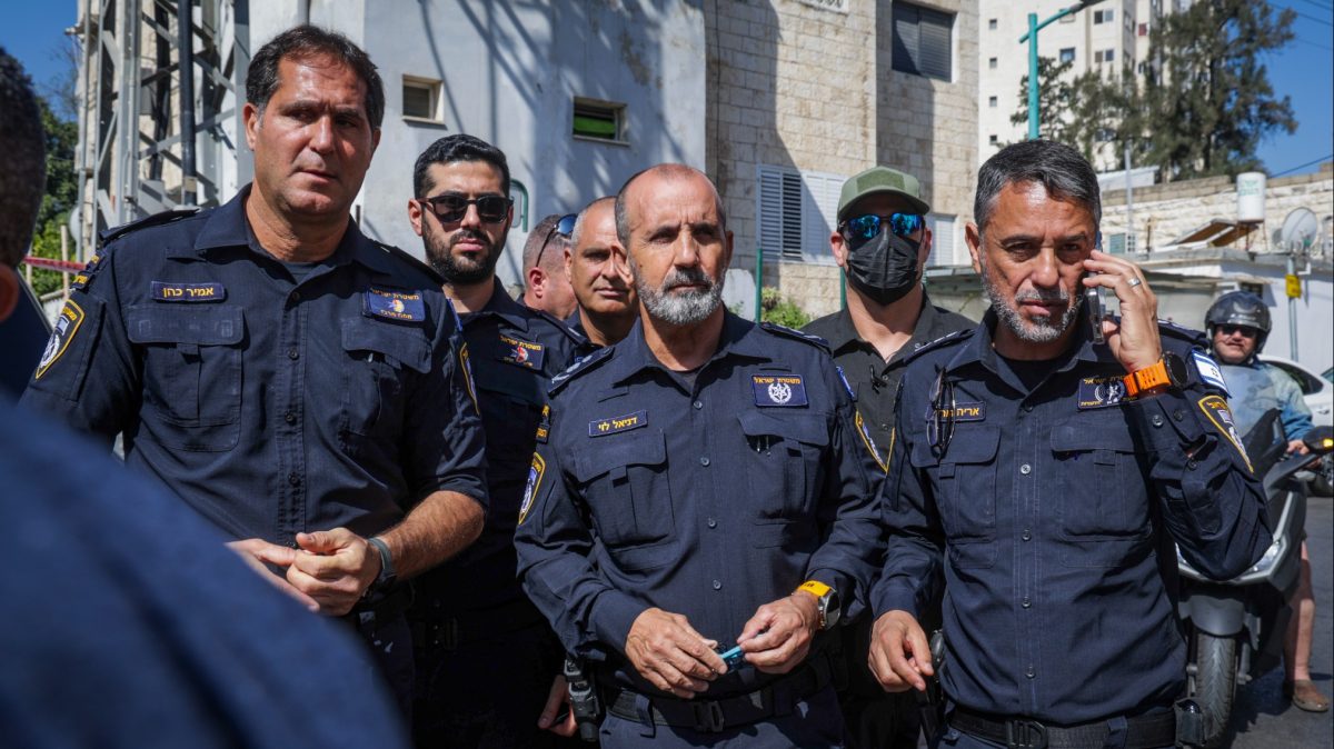 בכירי המשטרה בזירה