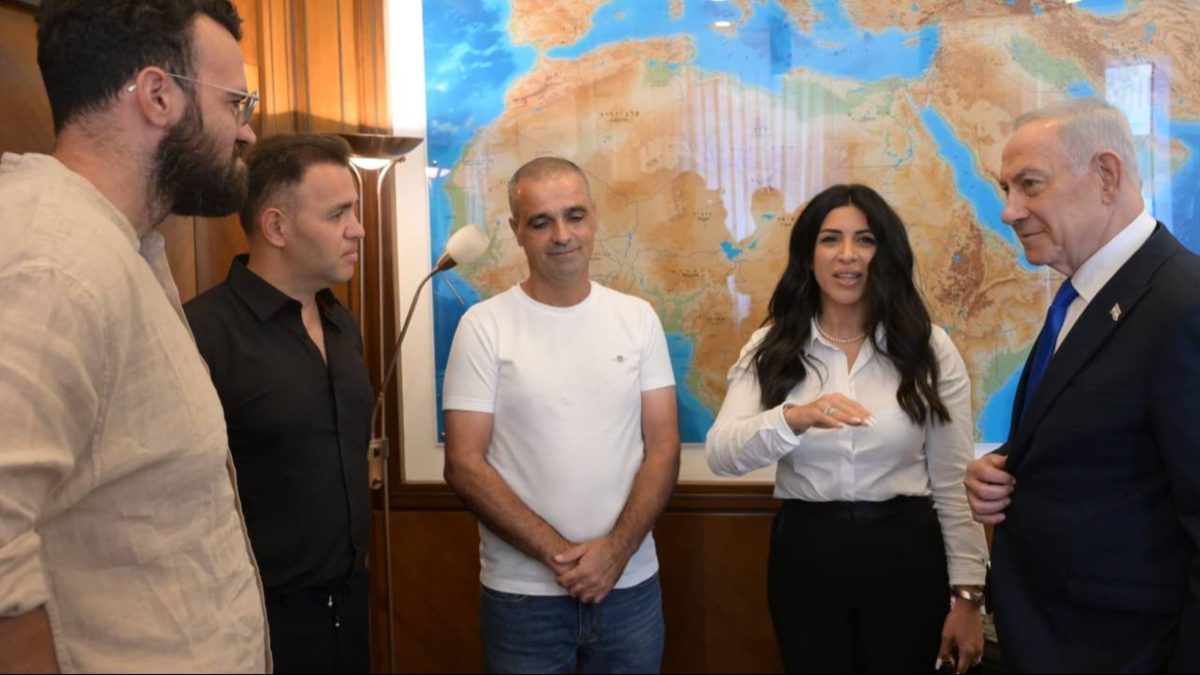 ראש הממשלה נתניהו נפגש עם גיברי הטיסה