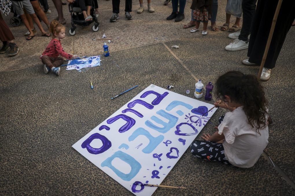 נערכים לשחרור החטופים