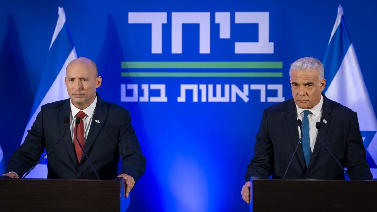יאיר לפיד ונפתלי במסיבת העיתונאים